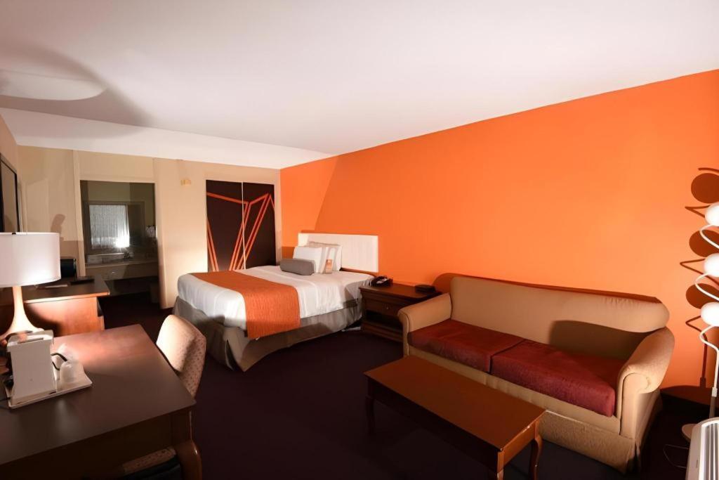 Howard Johnson Hotel & Conference Center By Wyndham Salem Exterior foto