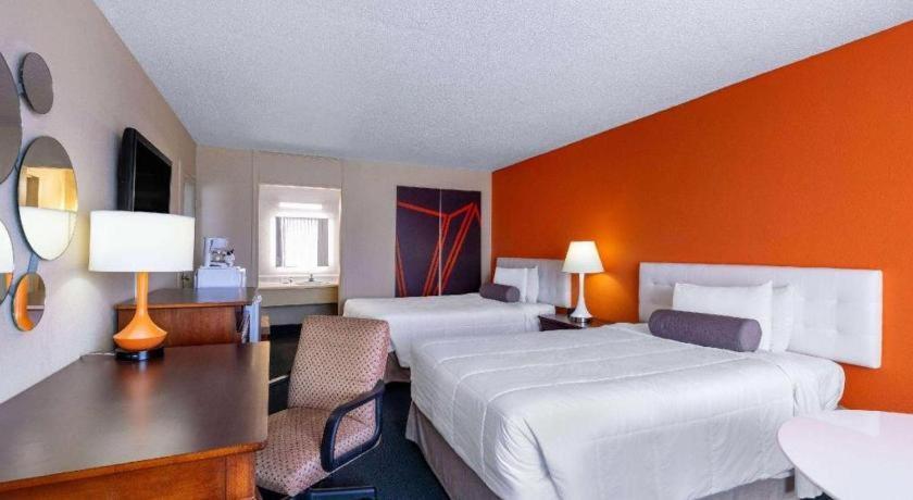Howard Johnson Hotel & Conference Center By Wyndham Salem Exterior foto